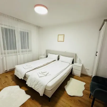 Appartement Modernes Reihenmittelhaus Karlsbad