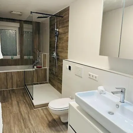 Modernes Reihenmittelhaus Appartement Karlsbad
