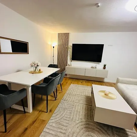 Modernes Reihenmittelhaus